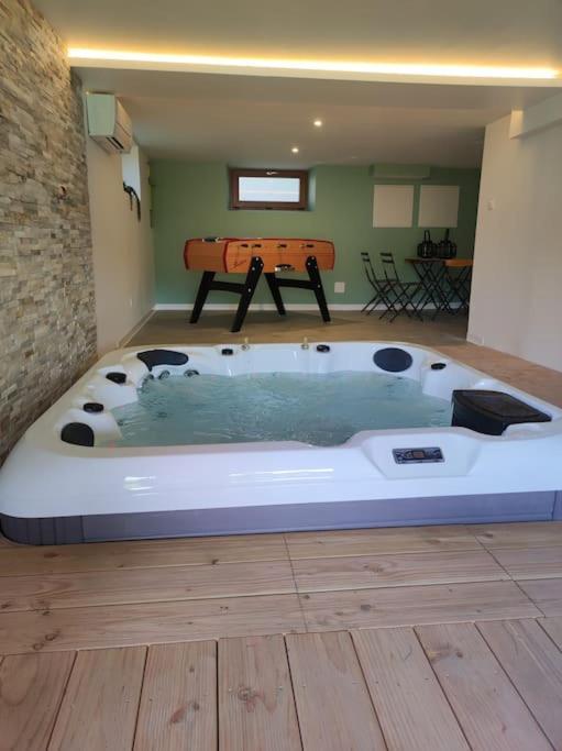 Gite Papillon 6 A14 Personnes - Jacuzzi Gerardmer Exterior photo